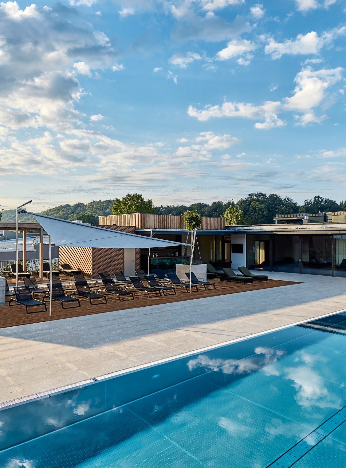 Wratschko-Pool-2_Simon-Fortmueller-hochformat